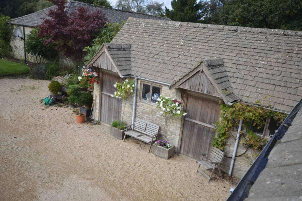 The Old Manor Coach House Apartamento Cirencester Exterior foto