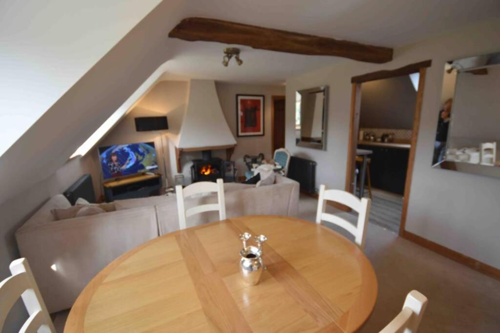 The Old Manor Coach House Apartamento Cirencester Exterior foto