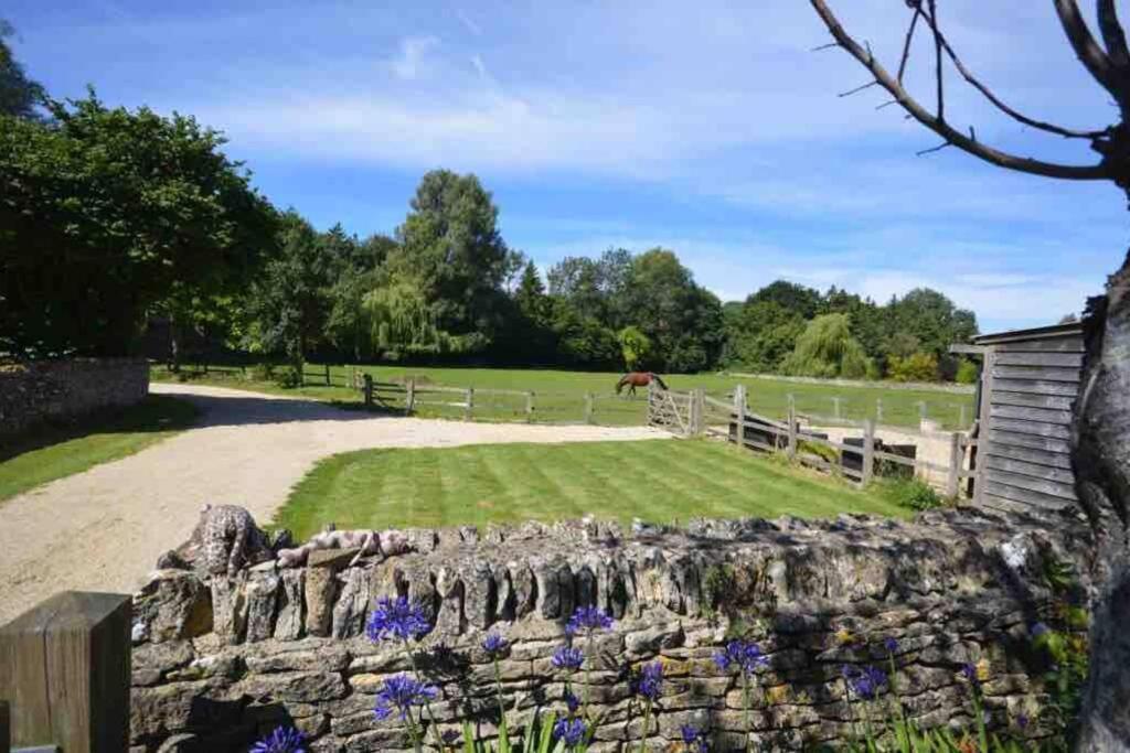 The Old Manor Coach House Apartamento Cirencester Exterior foto