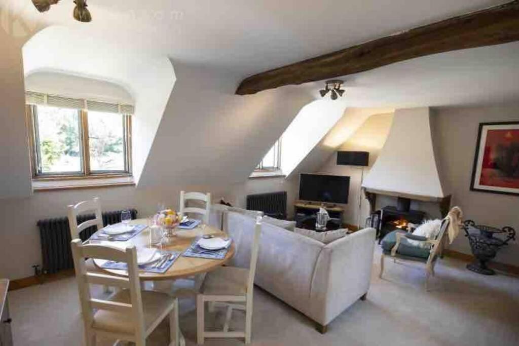 The Old Manor Coach House Apartamento Cirencester Exterior foto