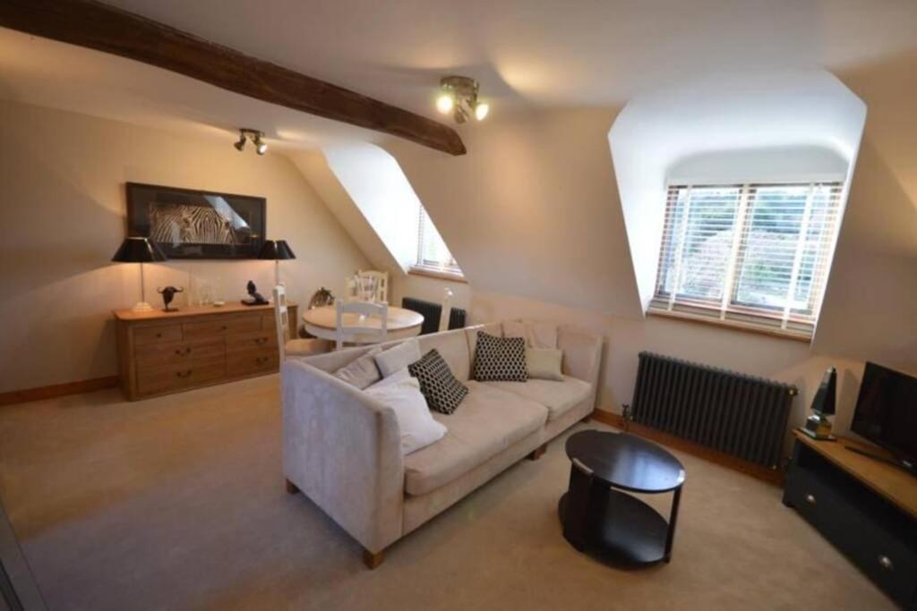 The Old Manor Coach House Apartamento Cirencester Exterior foto